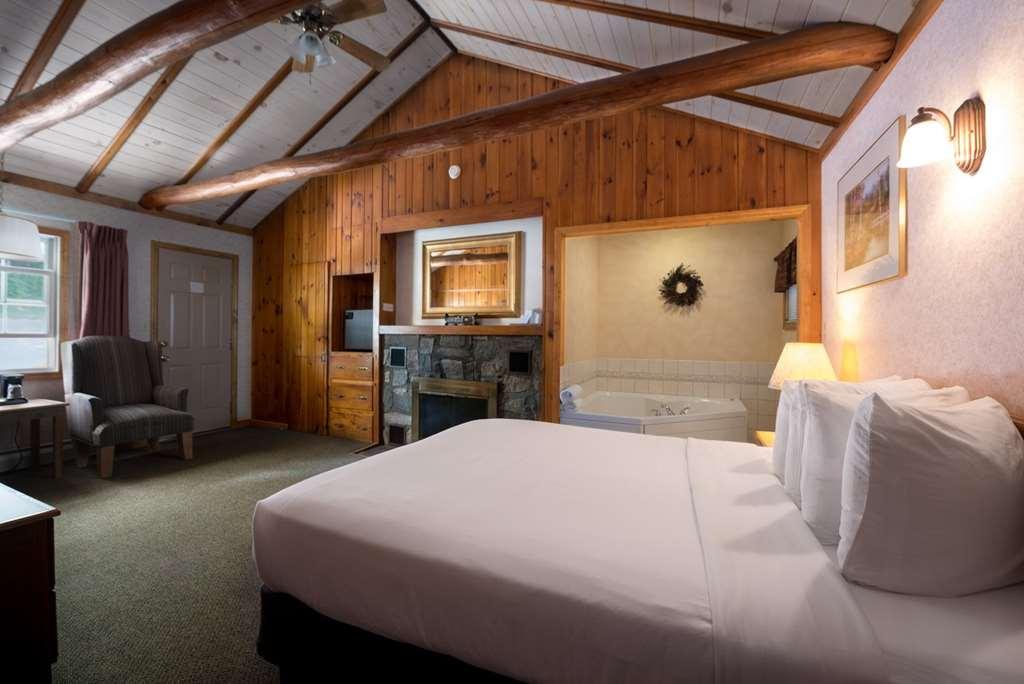Americas Best Value Inn & Suites Lake George Room photo